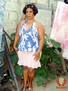 Доминиканская женщина разделась за небольшую сумму